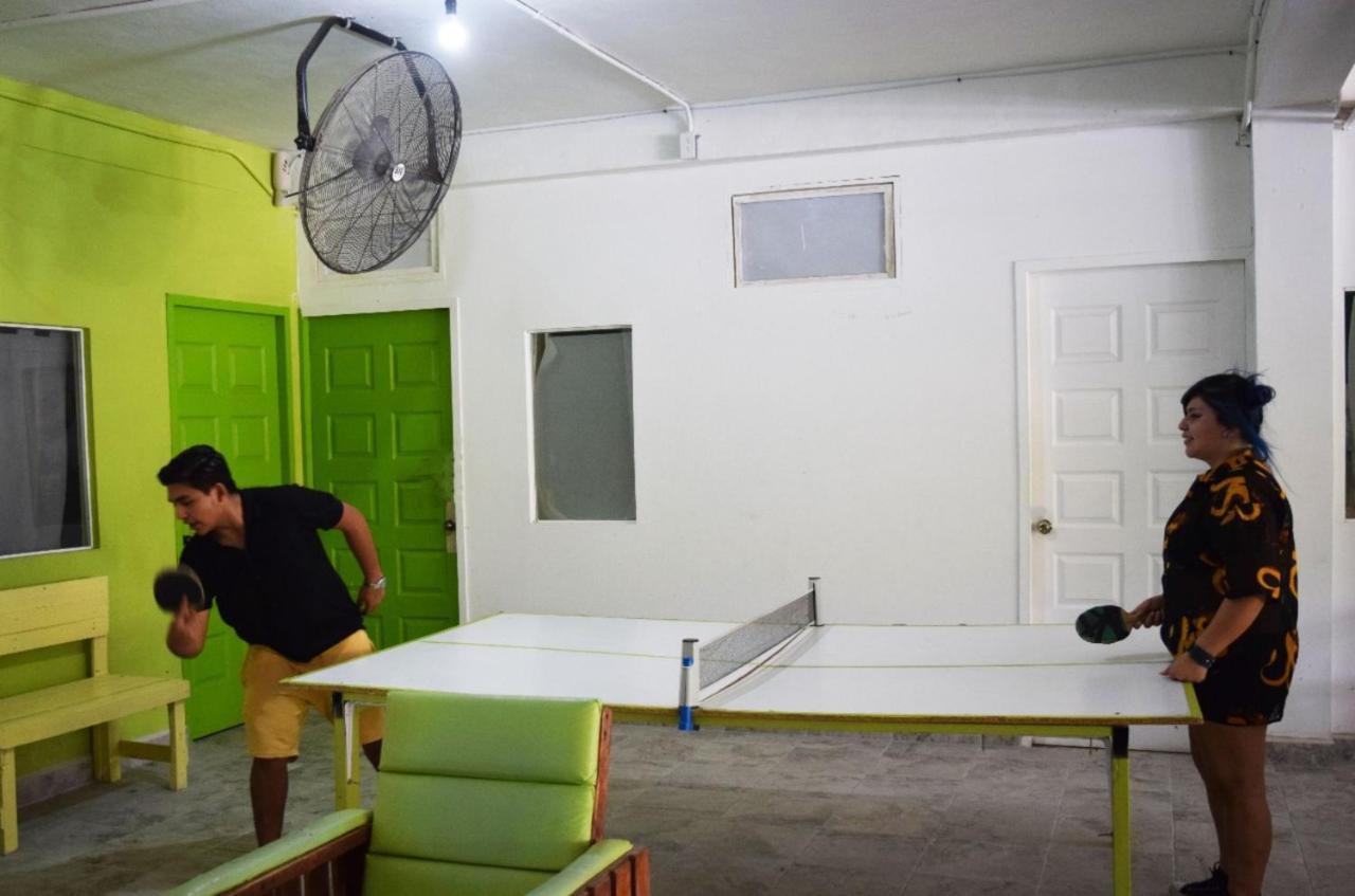 Guacamundo Beach Hostel 5Th. Ave بلايا ديل كارمن المظهر الخارجي الصورة